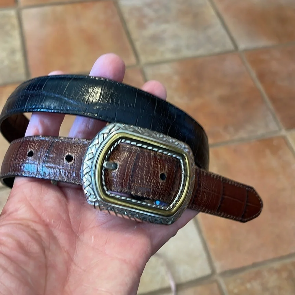 Brighton, reversible twist link belt size medium